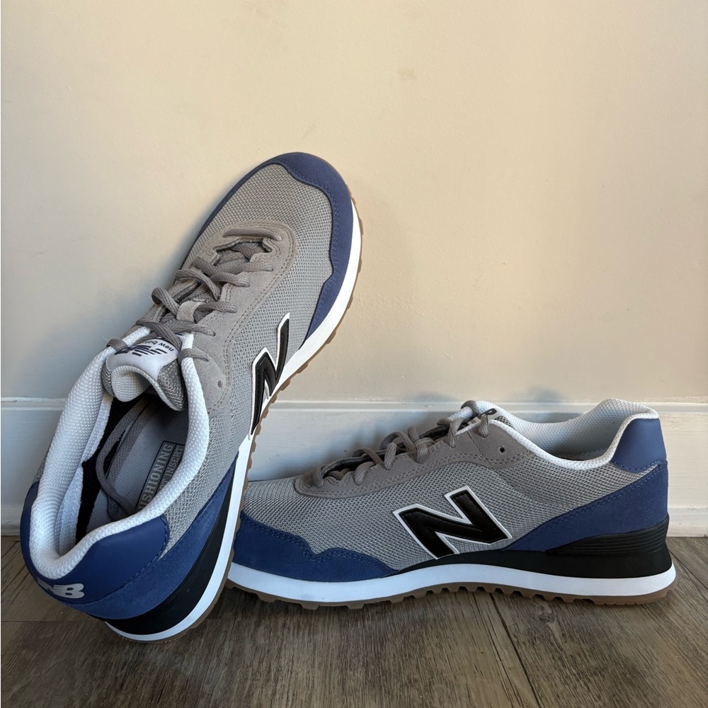 New Balance Retro Classic Sneakers – Men’s 11.5 Gray/Blue